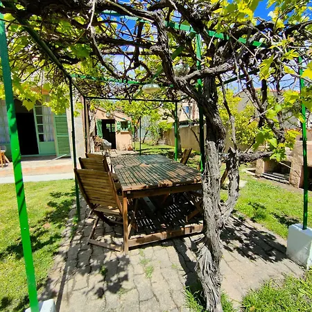 Piscine Et Jardin Privatifs Pres De La 펜션