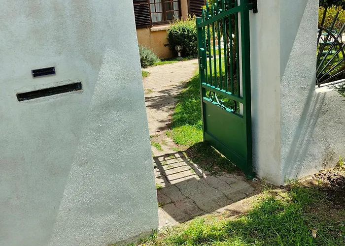 Prázdninový dům Piscine Et Jardin Privatifs Pres De La