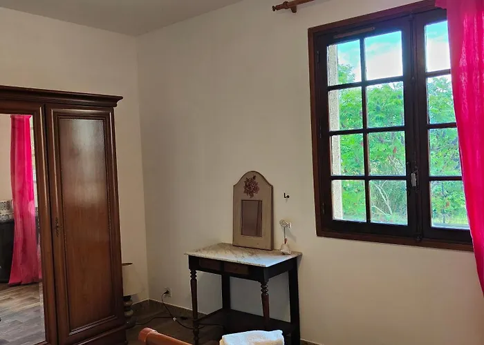 Piscine Et Jardin Privatifs Près De La *