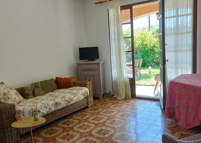 Piscine Et Jardin Privatifs Près De La * Aleria (Corsica)